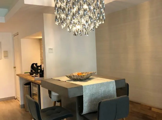 Luxury In La Isla, Puerto Banus Lejlighed Marbella