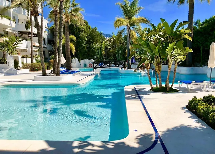 Luxury In La Isla, Puerto Banus Lejlighed Marbella