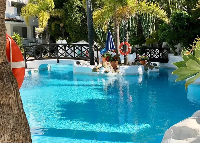 Luxury In La Isla, Puerto Banus * 马尔韦利亚